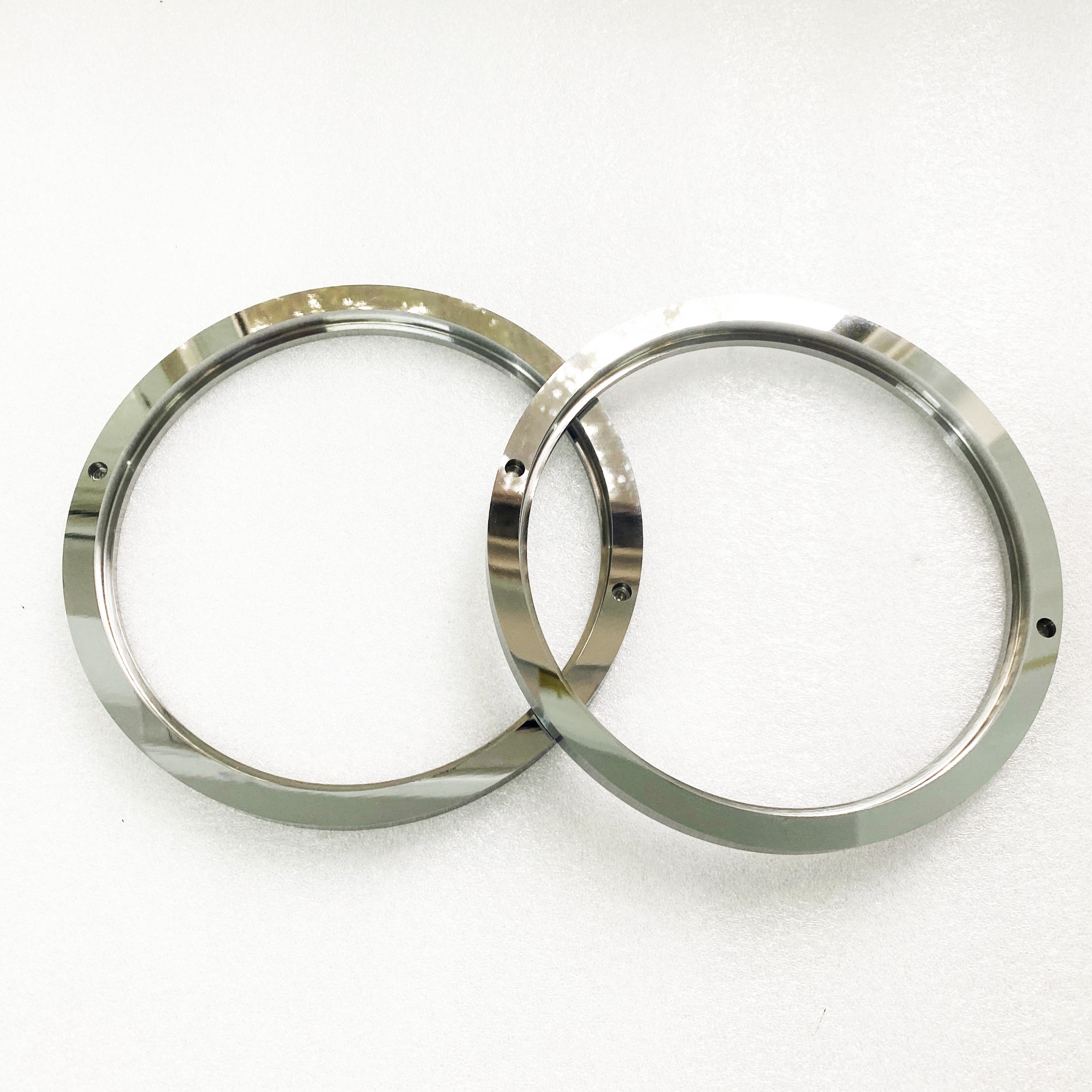 Tungsten carbide sealing ring