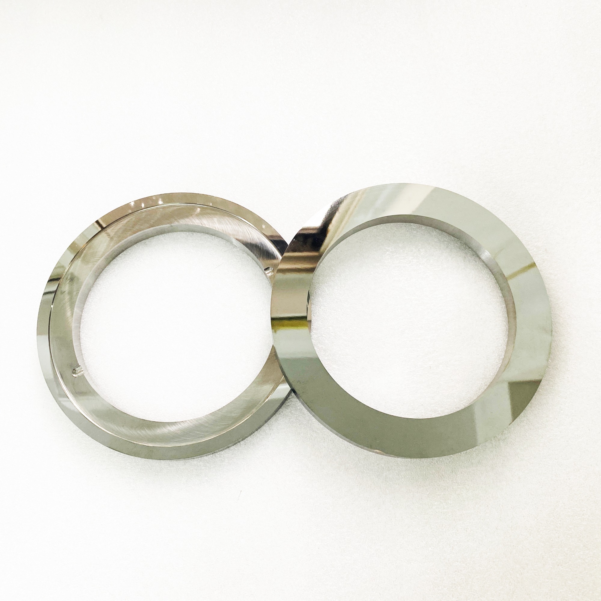 Tungsten carbide sealing ring