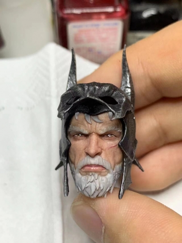 Macfarlane Medieval Batmanm headsculpt 1/12