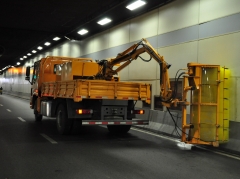 Tunnel Cleaning Machine