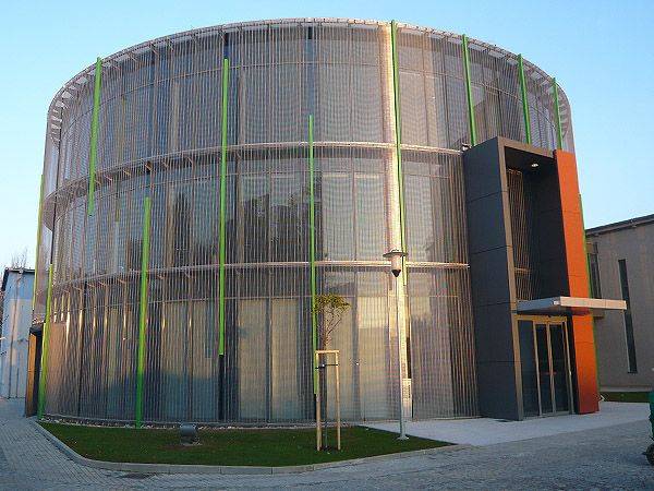 architectural wedge wire is installed on the facade wall cladding