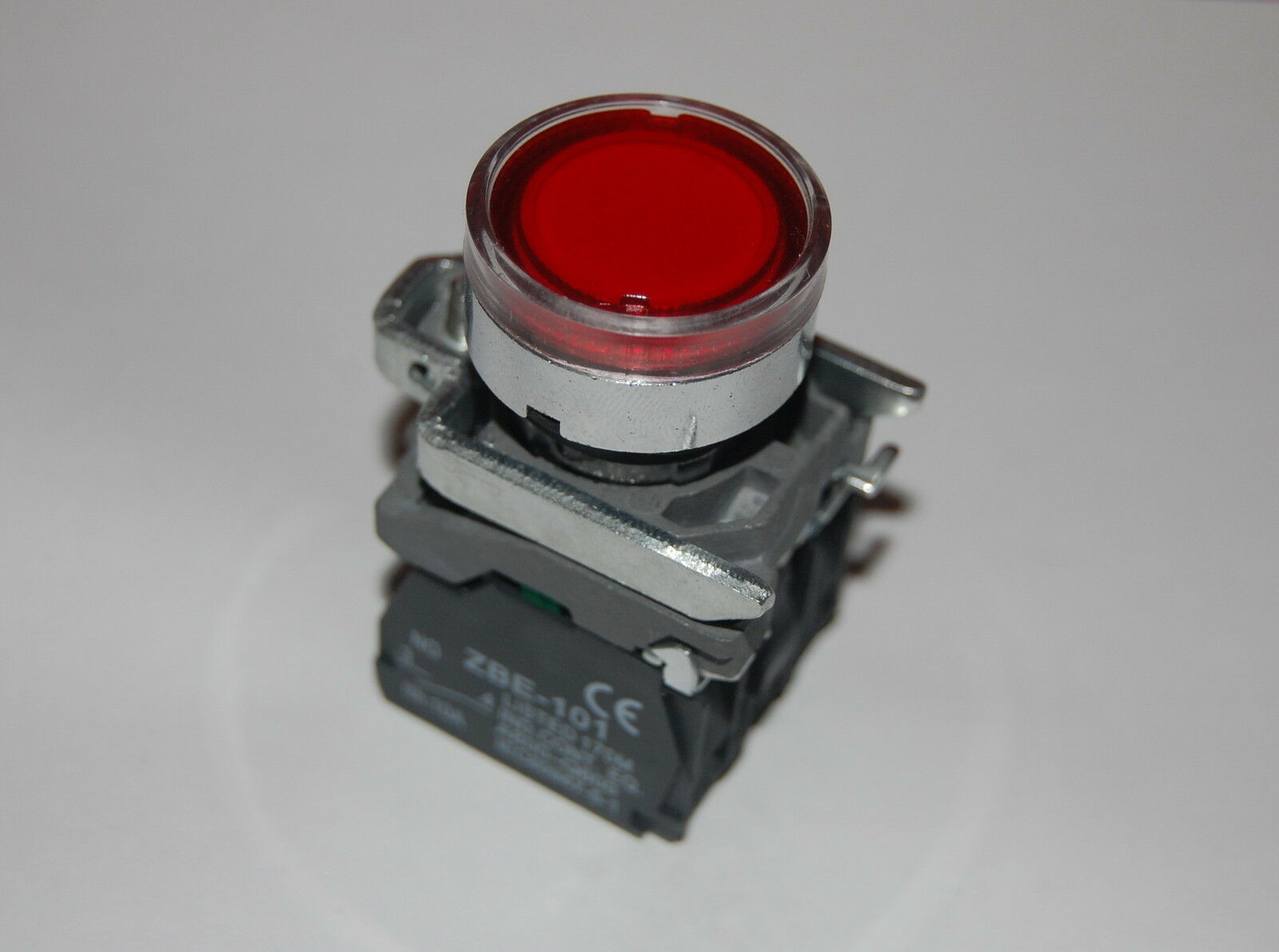 1PC 22MM  Illuminated pushbuttons with flush push Fits XB4BW34G5 110/120V RED