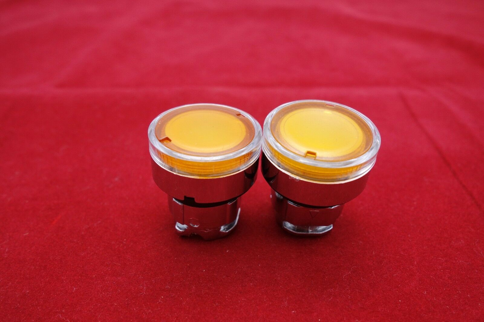 2PC 22MM PUSHBUTTON SWITCH HEAD FITS ZB4 BW353 Yellow Head XB4BW35 Parts