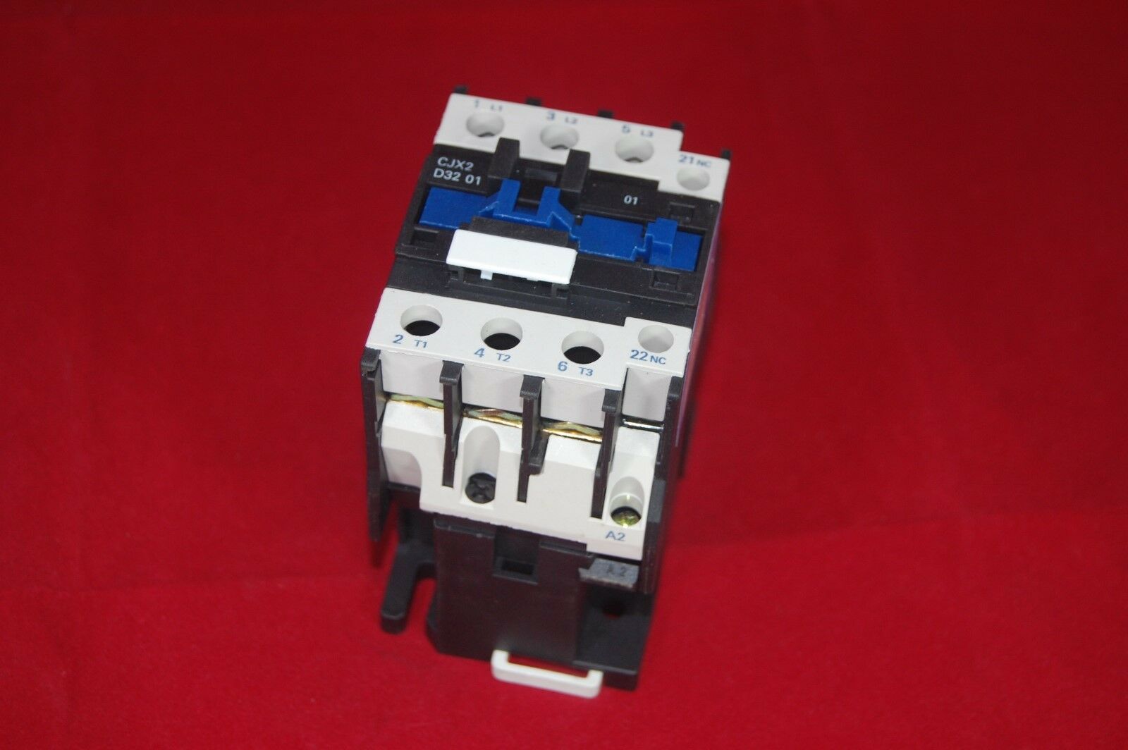 1PC NEW FITS LC1-D3201 AC CONTACTOR 32A  220V AC 50/60HZ