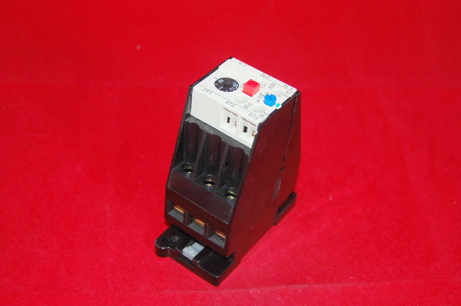 ONE NEW IN BOX FITS 3UA5900-2E THERMAL OVERLOAD Relay 25-40A