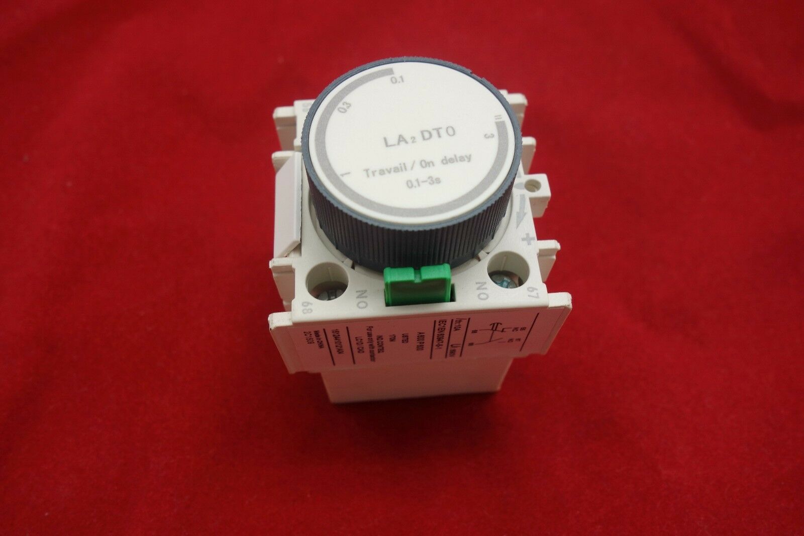 1PC LA2-DT0 ON Delay timer 0.1-3S use to LC1-D AC Contactor