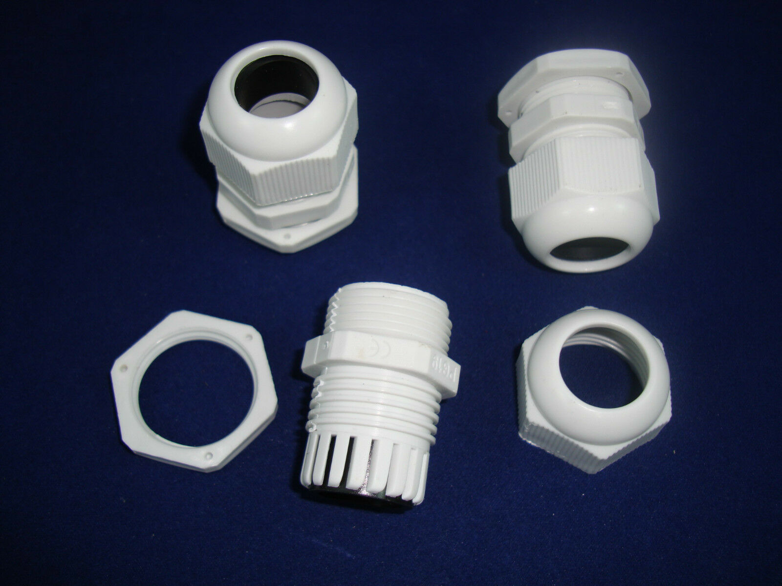  LOT OF 100PCS PG16 Waterproof  Cable Connector Gland Dia.10-14mm NYLON 66 94V-2