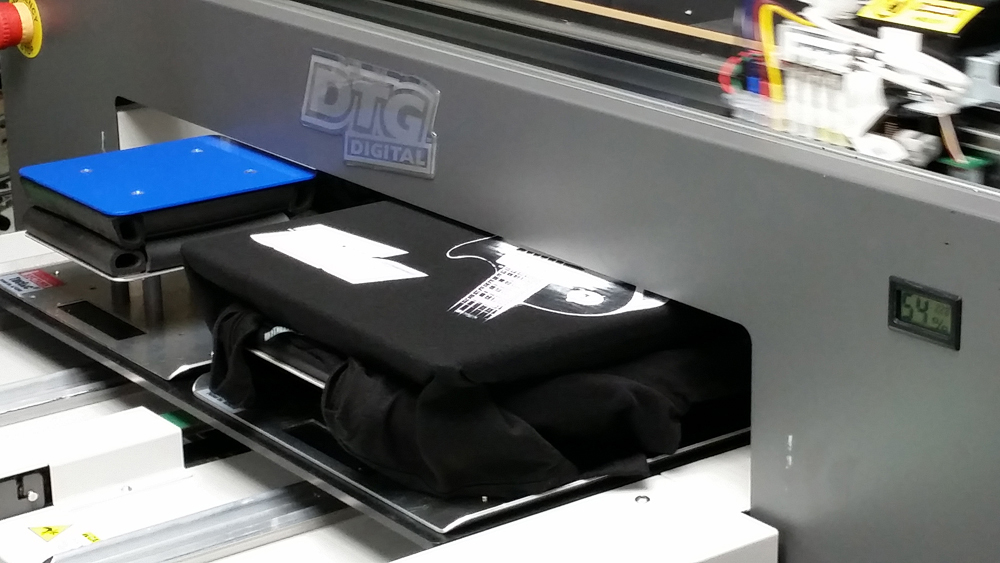 Comparison between UV printer for T-shirt and DTG printer