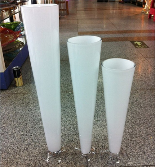 Factory Cheap Wholesale White Black Colored Glass Vase