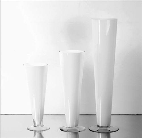 Factory Cheap Wholesale White Black Colored Glass Vase