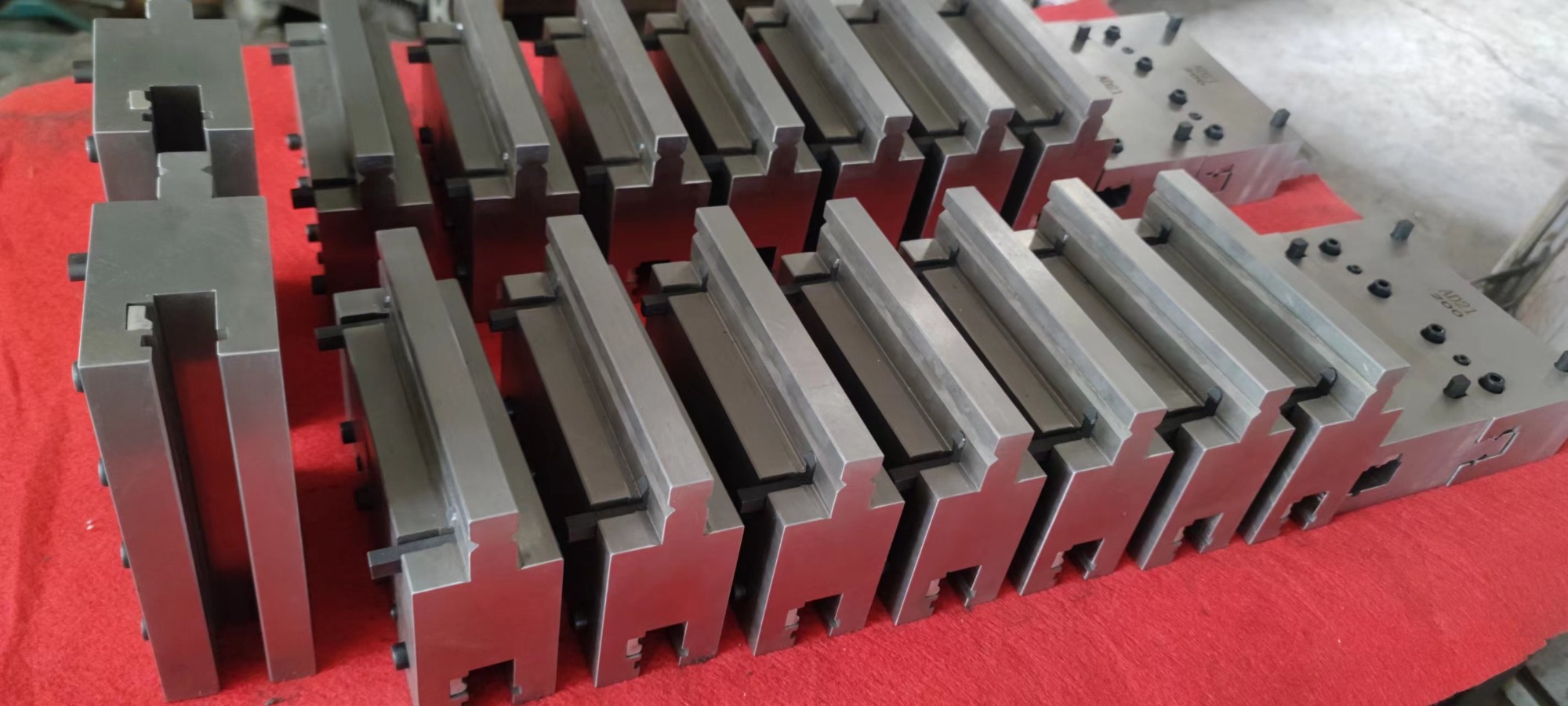 louver dies,louver punch,gooseneck press brake dies,press brake hinge