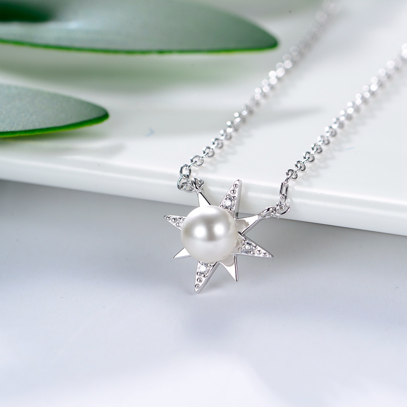 Shining Star Necklace with Pearl