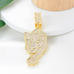 crawl leopard pendant