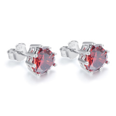 Jan. heart stud earrings