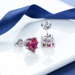 Jul. heart stud earrings