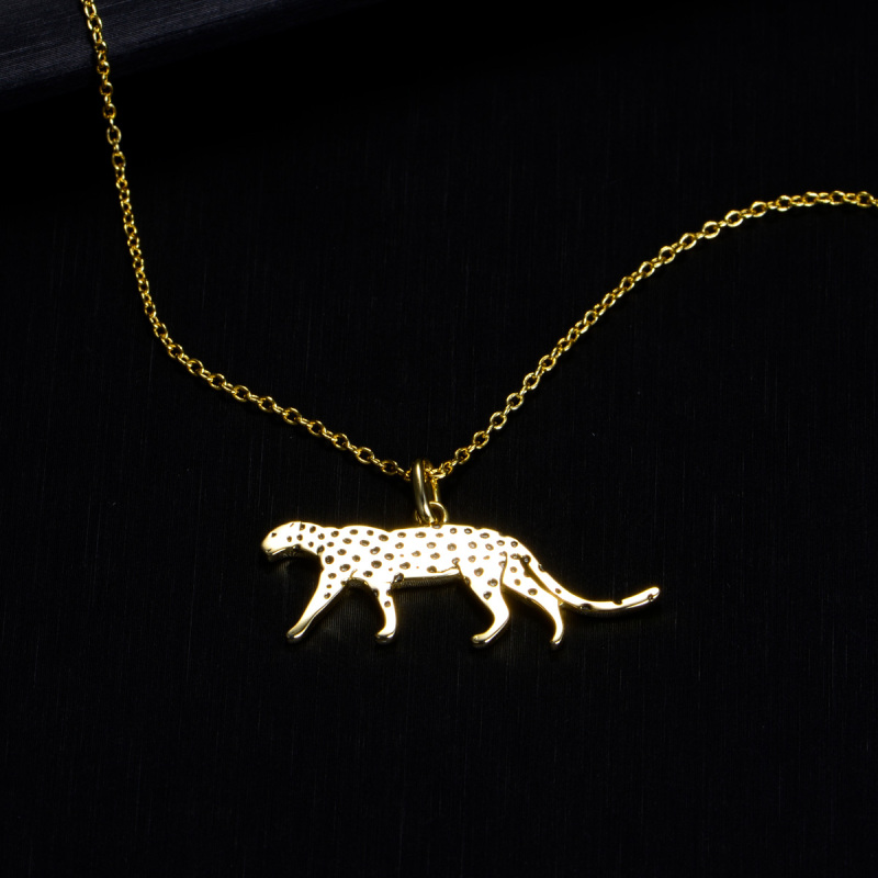 The creeping leopard pendant necklace