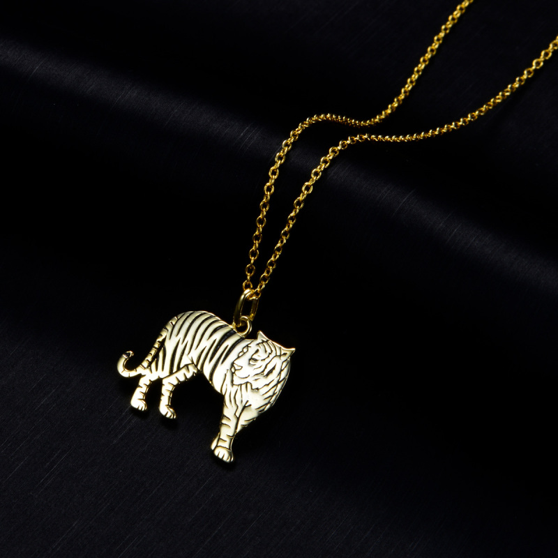 tiger pendant necklace