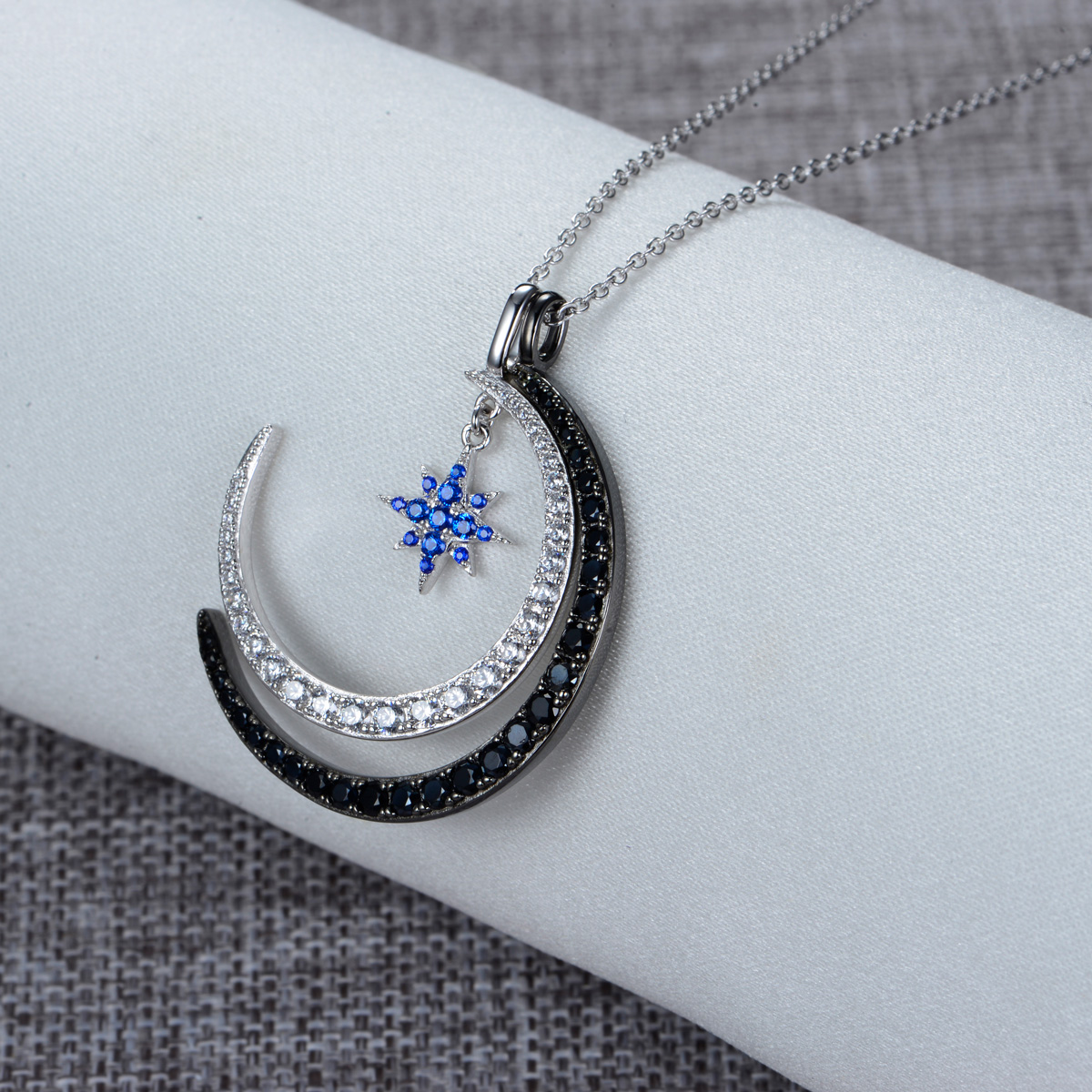 Star moon pendant necklace