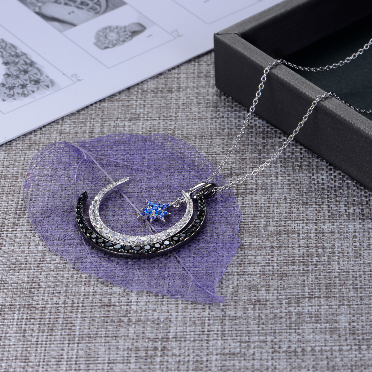 Star moon pendant necklace