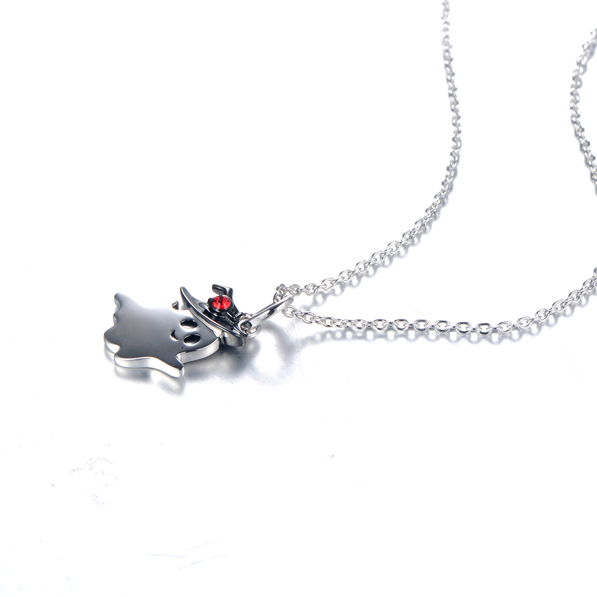 A cute smile ghost pendant necklace