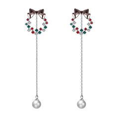 Christmas mistletoe pearl long earrings