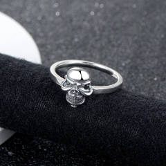 Black skull head ring