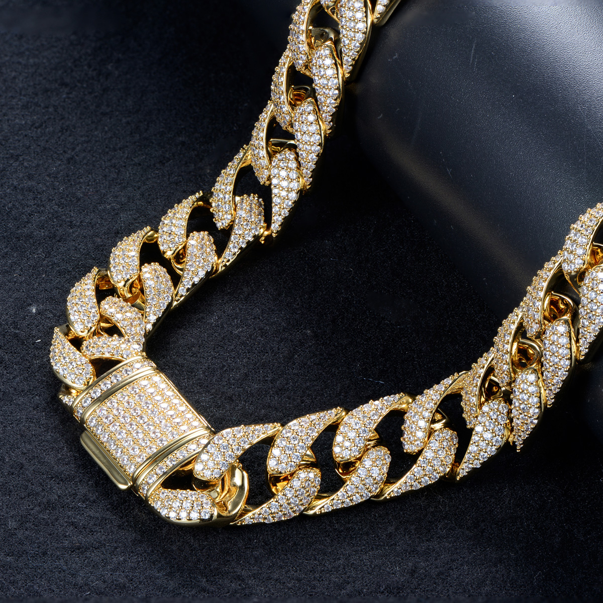 18K Gold Plated Iced Out Cuban Link Chain Necklace