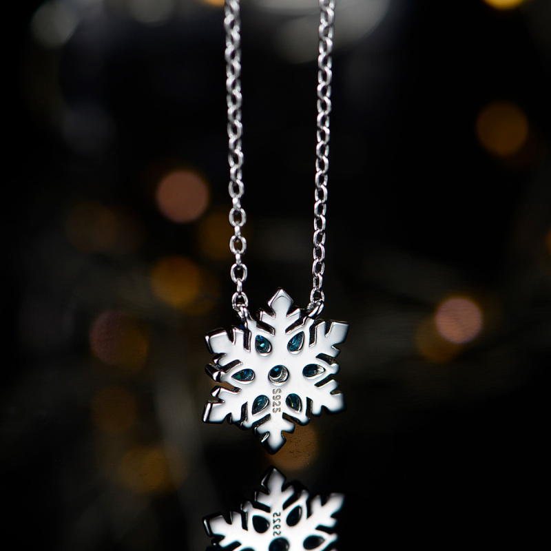 Christmas snowflake star pendant necklace