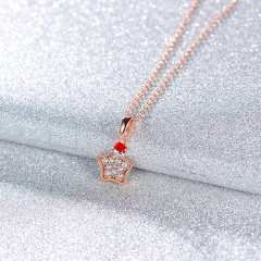 The star pendant necklace in Christmas hat