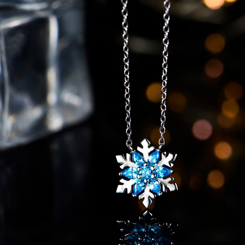 Christmas snowflake star pendant necklace