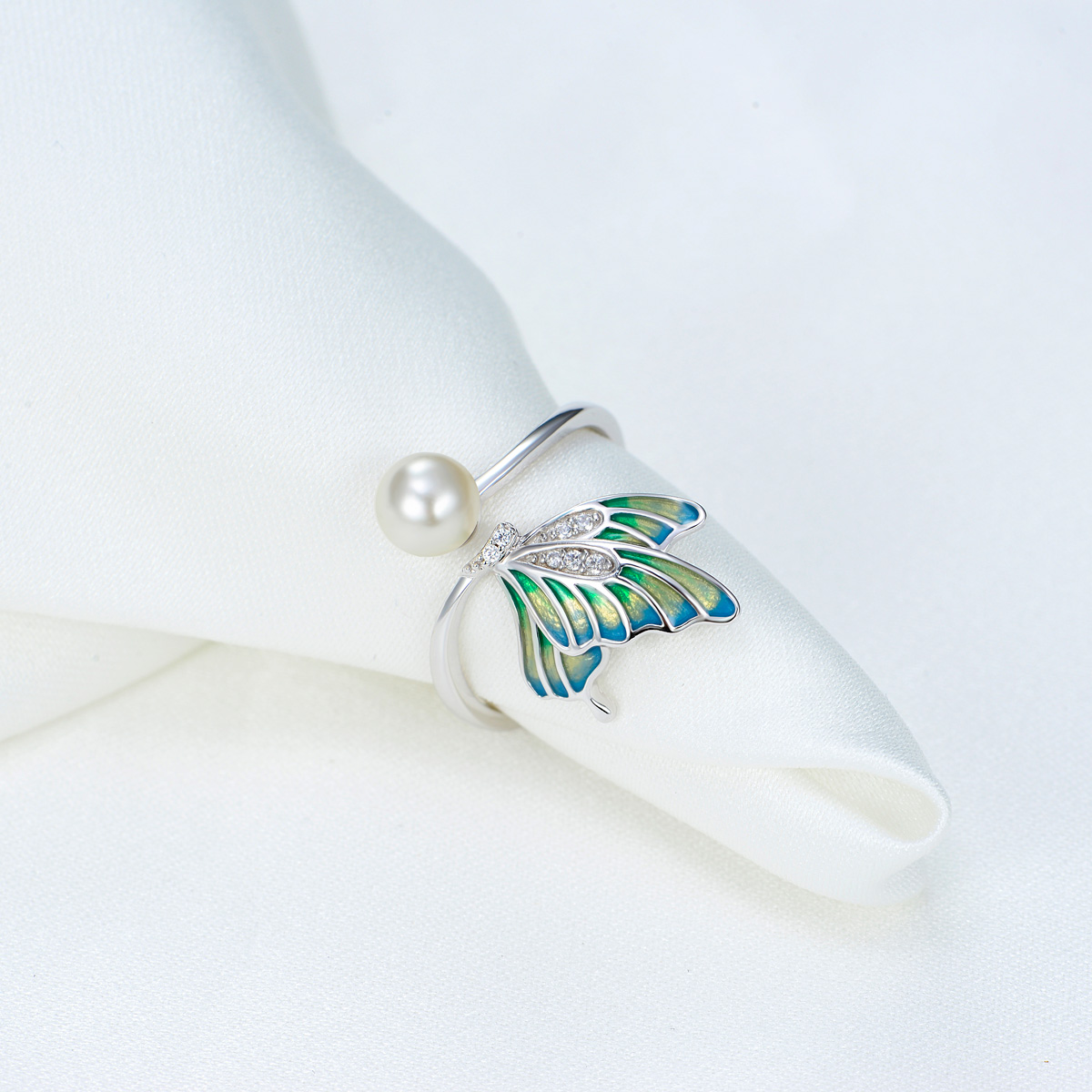 Enamel butterfly pearl ring