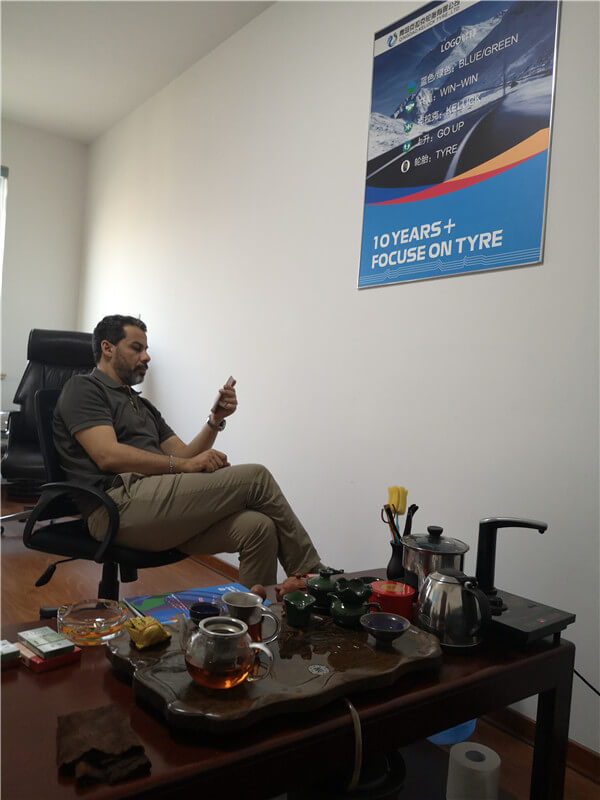 Customers from Saudi Arabia visit Kelucktyre Customers from Saudi Arabia visit Kelucktyre