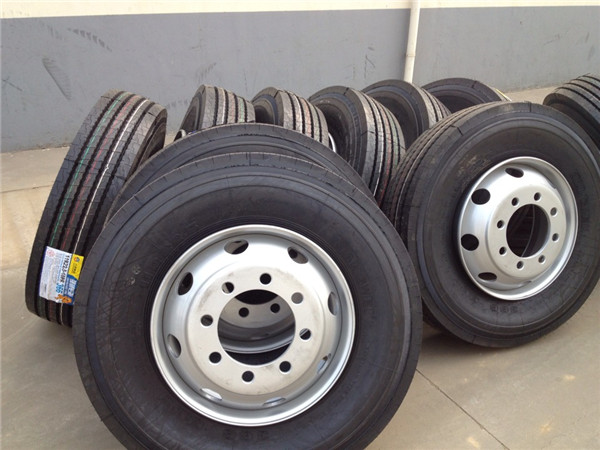 Container loading for truck tires & wheels customers from Philippines Container loading for truck tires & wheels customers from Philippines