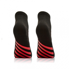 China popular children's non slip slipper socks with grips no slip socks half non skid socks