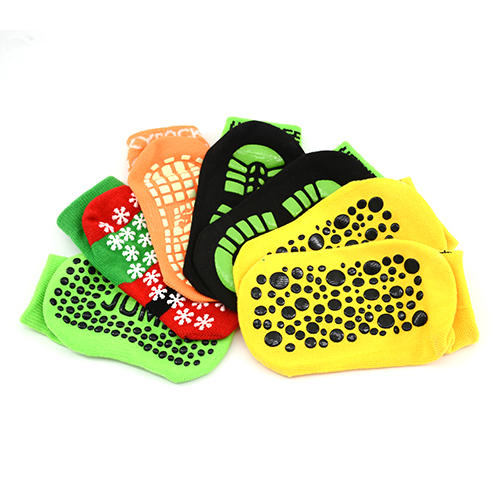 Wholesale children non slip socks anti slip grip socks toddler trampoline socks for indoor trampoline parks