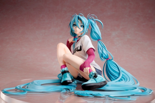 Stronger Hatsune Miku x Mai Yoneyama The Latest Street Style Cute 1/4 Figure (Single Shipment)