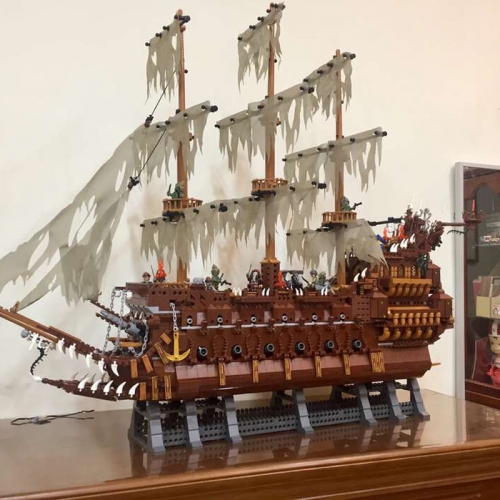 Pirates of the Caribbean Flying Dutchman Ship 3600+Pcs Moc Model Modular Building Blocks Bricks Toys 031013 16016 631018 83015 180049 80012