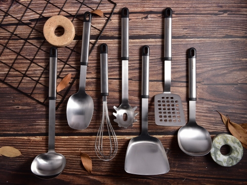 Stainless Steel Kitchen Utensil Set With Elliptical Handle