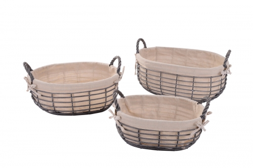 Set of 3 wicker baskets