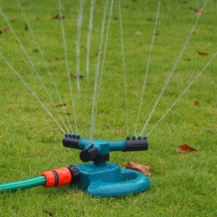 Rociador giratorio de agua de jardín de 3 brazos de plástico