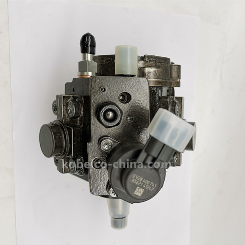 VA32G6100300 SK140-8 engine D04FR fuel pump