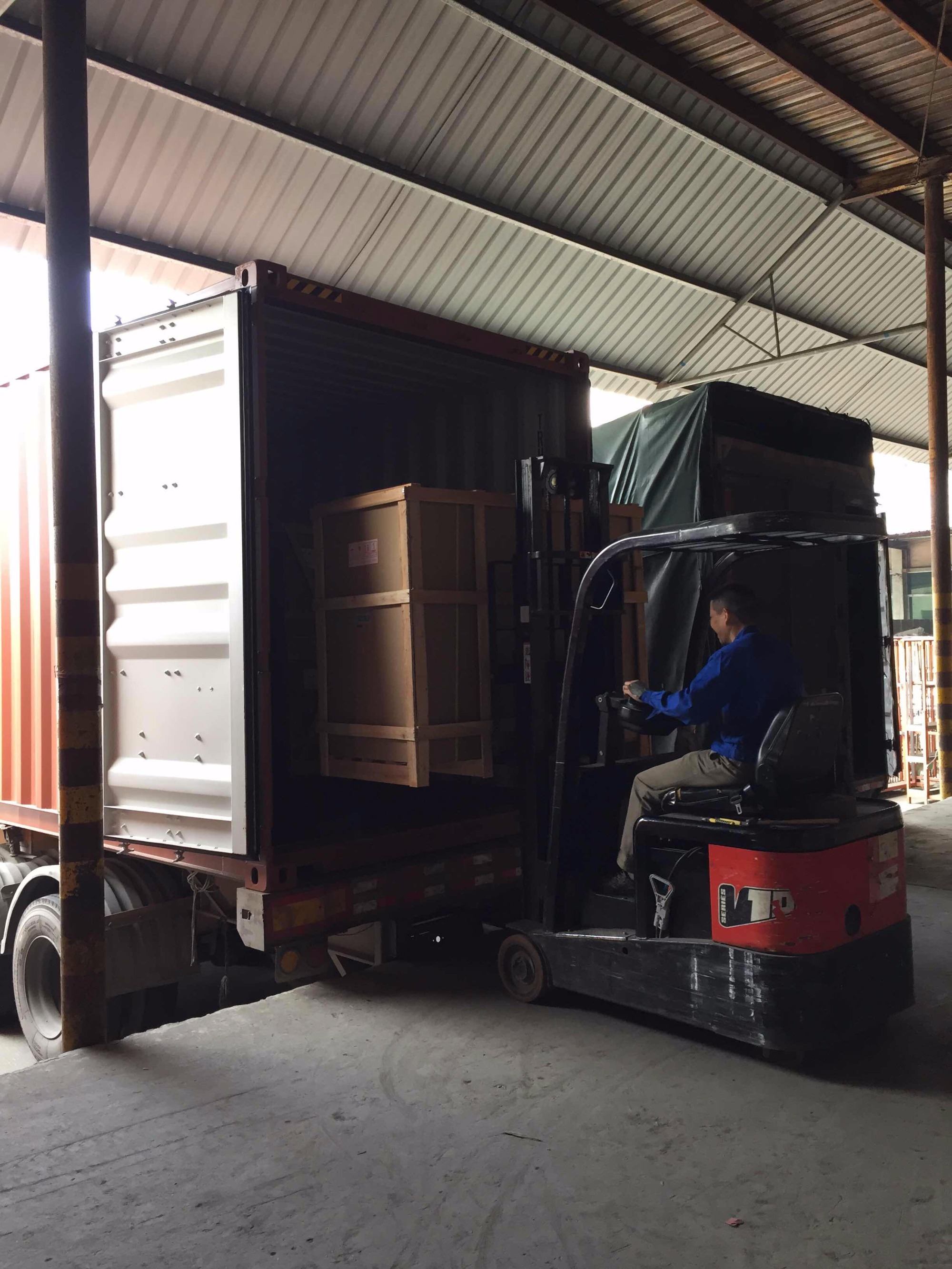 1X40HQ of Tongyi heat pump water heater exported to India
