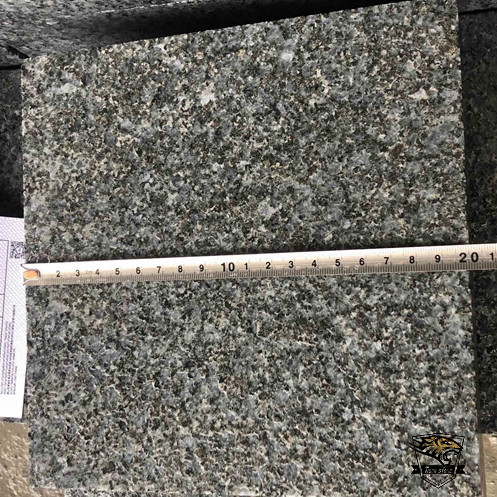 Flamed Granite Tiles G425