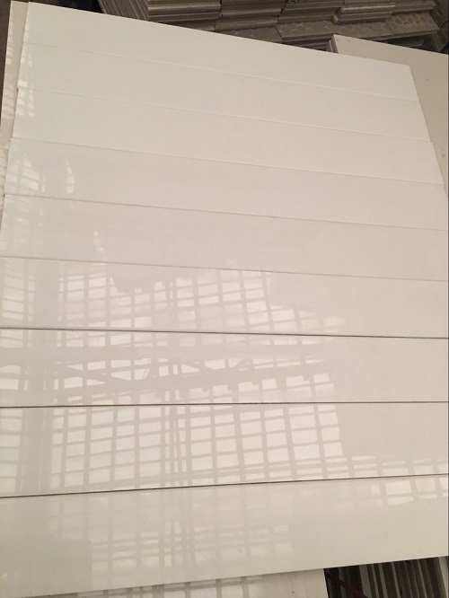 DB006 Rodapés de porcelanato branco cristal