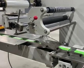 flow shrink wrapping machine with great efficiency