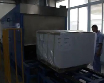 big shrink tunnel wrapping pallets