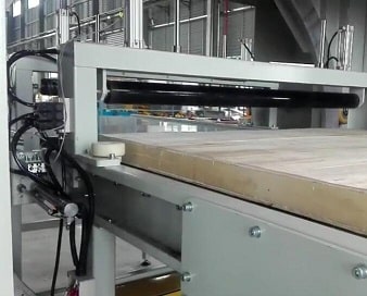 horizontal wooden panel wrapping machine