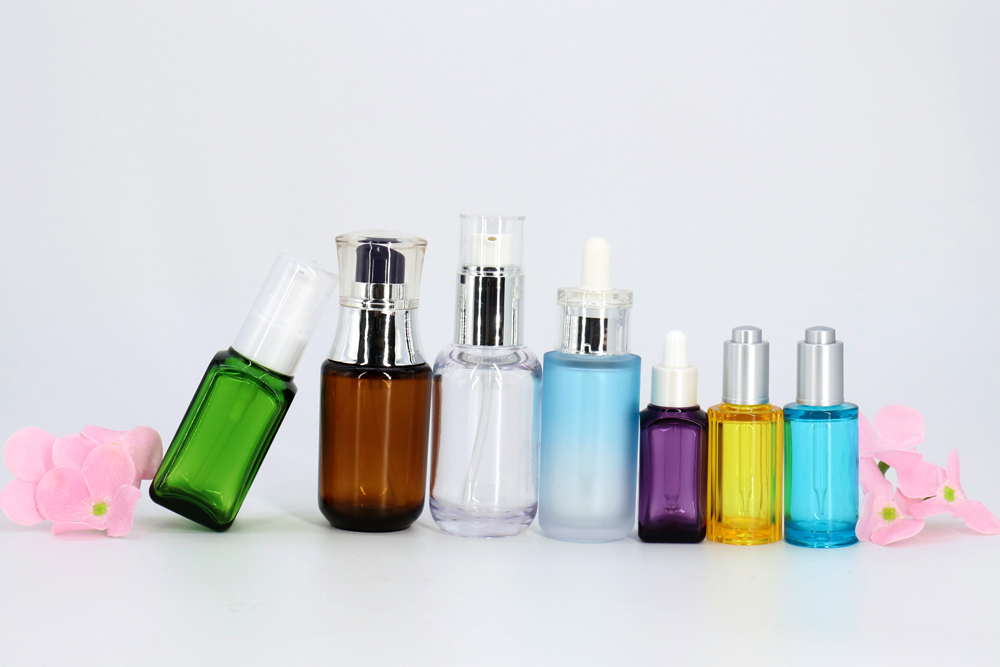 Application Advantages of Cosmetic Dropper Bottles