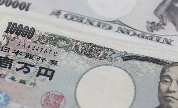 The yen exchange rate hits a 34-year low