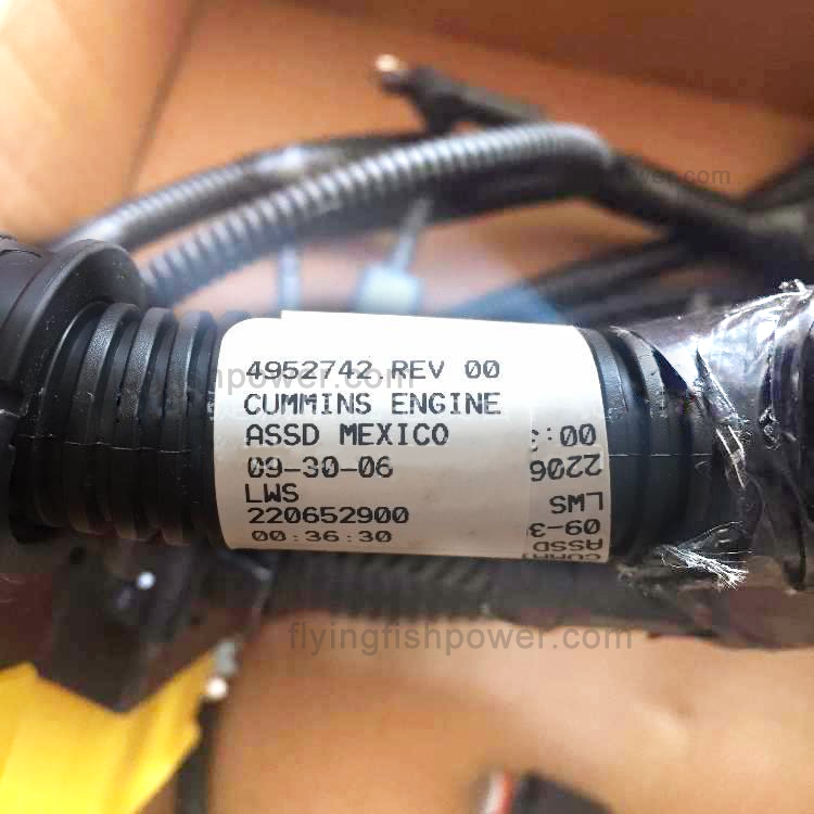 Cummins X15 ISX15 QSX15 Partes del motor Módulo de control electrónico Módulo ECM Arnés de cableado 4952742 4923977